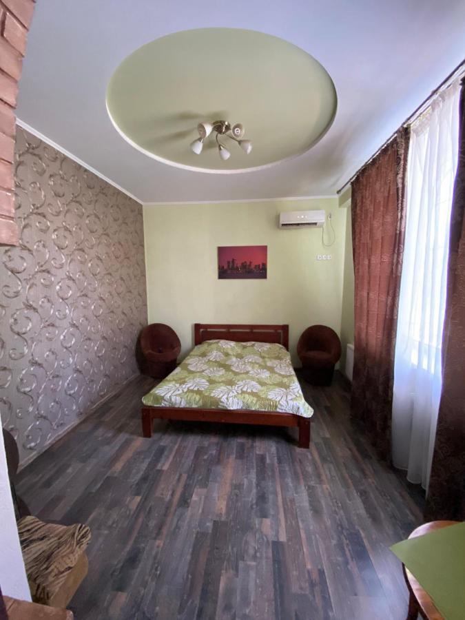 Студия На Черeмушках Apartment Odessa Exterior photo