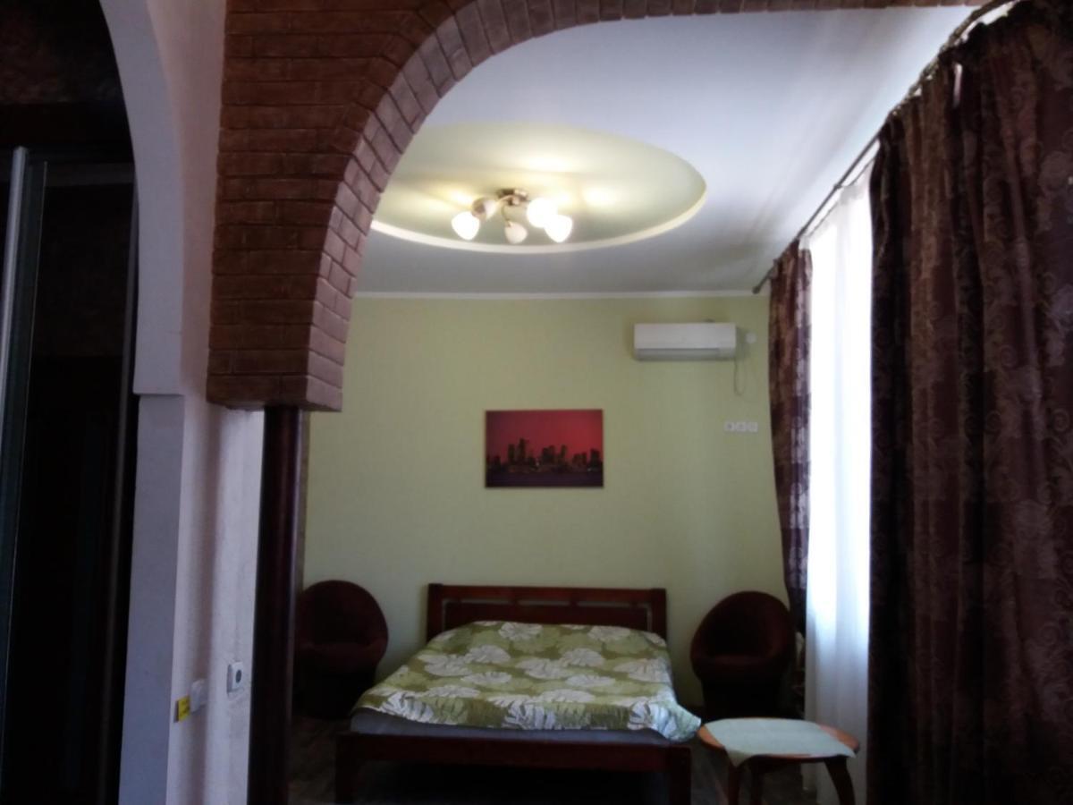 Студия На Черeмушках Apartment Odessa Exterior photo